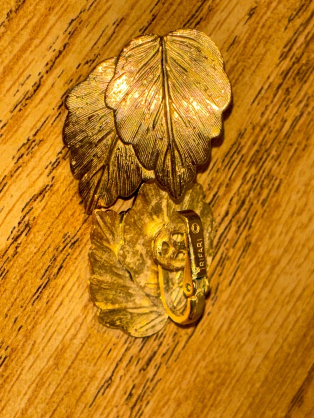 Firm price Vintage estate sale TRIFARI Gold-Tone Leaf Clip-On Earrings